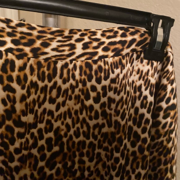 NEW Worthington Animal Print Skirt - Picture 5 of 7